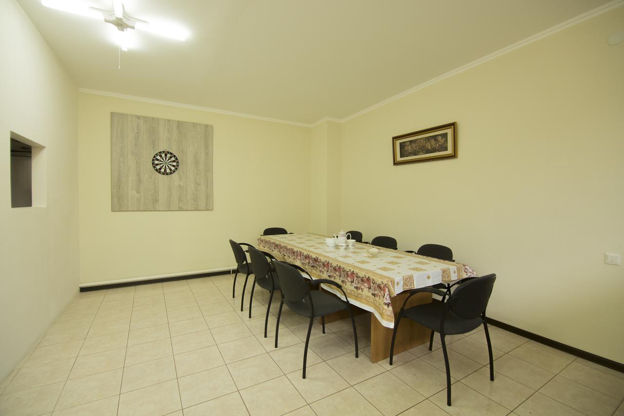 Hostel Esal ออช ภายนอก รูปภาพ